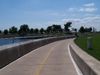 the Lakeshore Path as it goes around the Shedd Aquarium